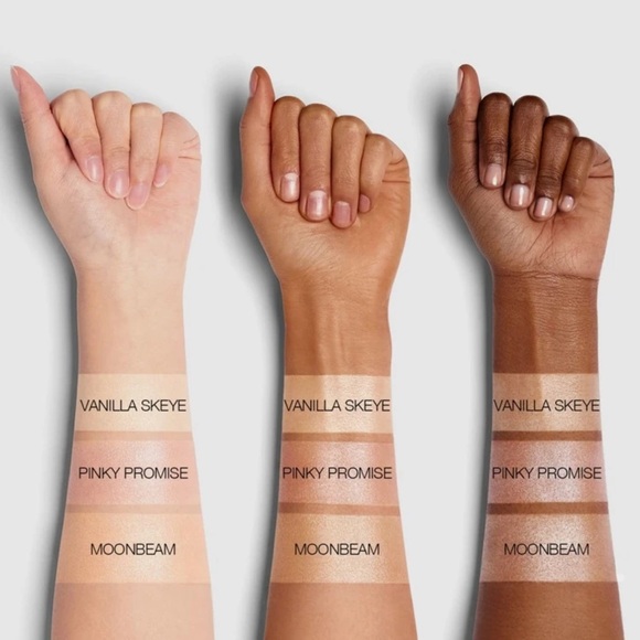 SHEGLAM Cosmic Crystal Mousse Highlighter - Moonbeam Powder Highlighter Shimmer - Picture 2 of 5